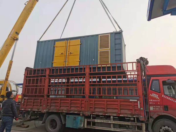 振安如何根据测量要求选择合适的电压表量程？