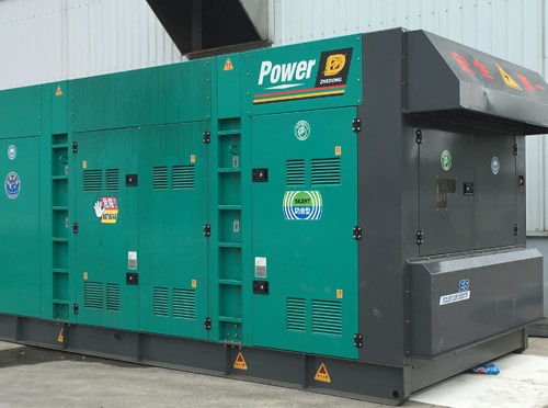 振安升级发电机组的过程中需要注意哪些安全事项？