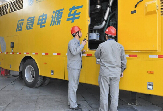 振安如何清理被灰尘覆盖的机油散热器？